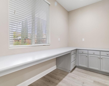 967 Dainty Ave. - Photo Thumbnail 10