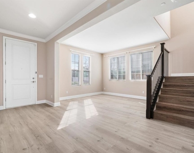967 Dainty Ave. - Photo Thumbnail 1