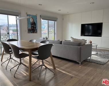 932 N Alfred Street - Photo Thumbnail 2
