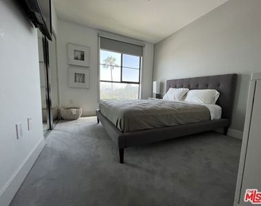 932 N Alfred Street - Photo Thumbnail 11
