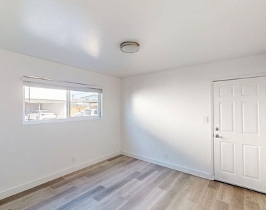 2129 Monroe Street - Photo Thumbnail 7