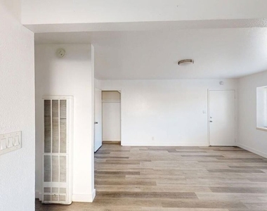 2129 Monroe Street - Photo Thumbnail 3