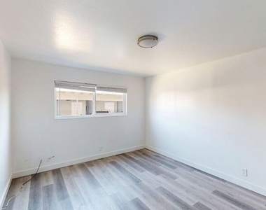 2129 Monroe Street - Photo Thumbnail 6