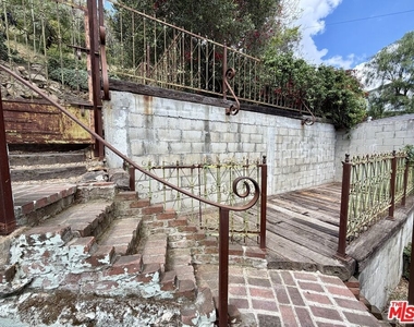 6871 Pacific View Drive - Photo Thumbnail 19