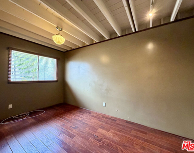 6871 Pacific View Drive - Photo Thumbnail 27
