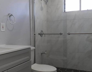 581 Bonita Street - Photo Thumbnail 3
