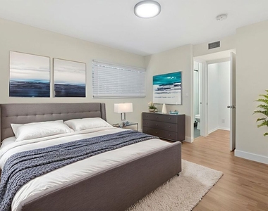 5541 Fallbrook Avenue - Photo Thumbnail 28