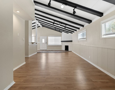 5541 Fallbrook Avenue - Photo Thumbnail 19