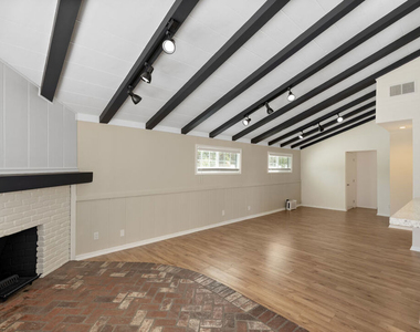 5541 Fallbrook Avenue - Photo Thumbnail 16