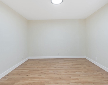 5541 Fallbrook Avenue - Photo Thumbnail 31