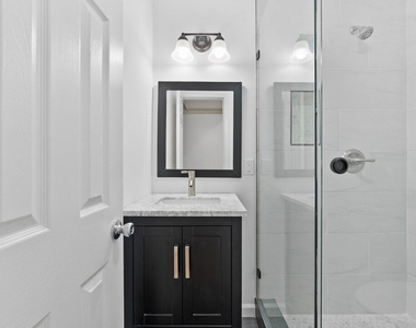 5541 Fallbrook Avenue - Photo Thumbnail 27
