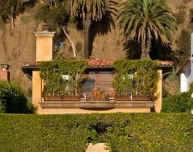 703 Palisades Beach Road - Photo Thumbnail 2