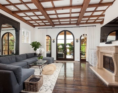 703 Palisades Beach Road - Photo Thumbnail 7