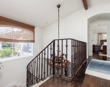 703 Palisades Beach Road - Photo Thumbnail 19