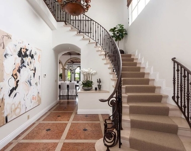 703 Palisades Beach Road - Photo Thumbnail 5