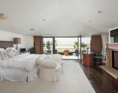 703 Palisades Beach Road - Photo Thumbnail 24