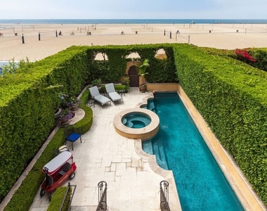 703 Palisades Beach Road - Photo Thumbnail 12