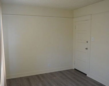 324 E Lime Avenue - Photo Thumbnail 6