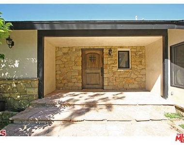 2001 Coldwater Canyon Drive - Photo Thumbnail 15