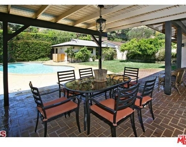 2001 Coldwater Canyon Drive - Photo Thumbnail 13
