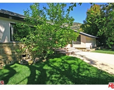 2001 Coldwater Canyon Drive - Photo Thumbnail 16