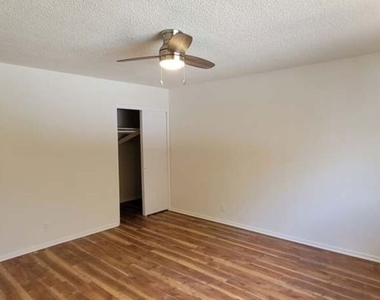 1352 N Citrus Avenue - Photo Thumbnail 9