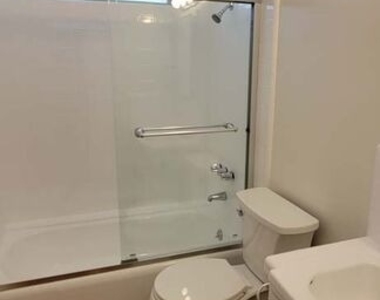 1352 N Citrus Avenue - Photo Thumbnail 10