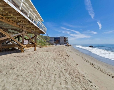24742 Malibu Road - Photo Thumbnail 3