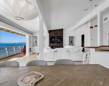 24742 Malibu Road - Photo Thumbnail 6