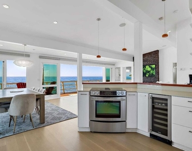 24742 Malibu Road - Photo Thumbnail 9