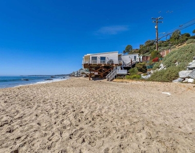 24742 Malibu Road - Photo Thumbnail 10