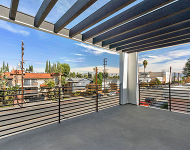 14804 1/2 Vanowen Street - Photo Thumbnail 7