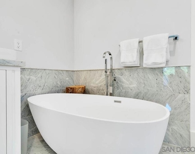 914 B Ave - Photo Thumbnail 40