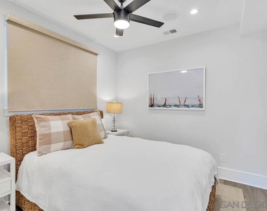 914 B Ave - Photo Thumbnail 44