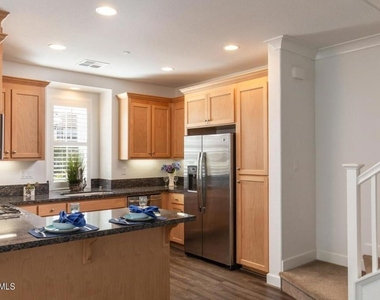 217 9th Street - Photo Thumbnail 4