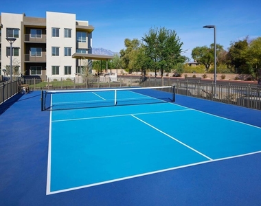 74300 Country Club Drive - Photo Thumbnail 11