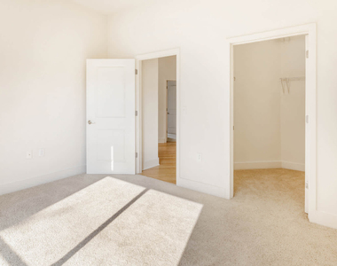 2209 Pershing Drive - Photo Thumbnail 22