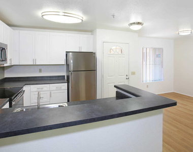 1005 N. Center Avenue - Photo Thumbnail 6