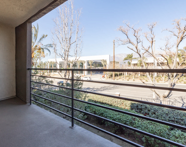 1005 N. Center Avenue - Photo Thumbnail 12