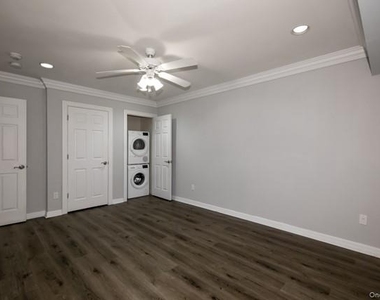 524 Tudor Lane - Photo Thumbnail 8
