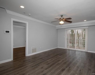 524 Tudor Lane - Photo Thumbnail 3
