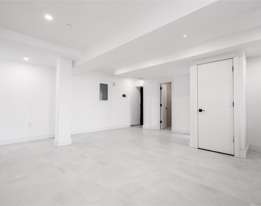 315 Be W Broadway - Photo Thumbnail 10