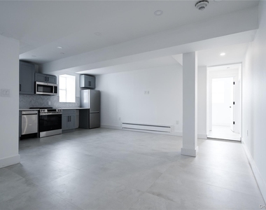 315 Be W Broadway - Photo Thumbnail 4