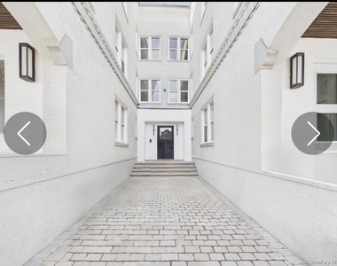 315 1h W Broadway - Photo Thumbnail 1