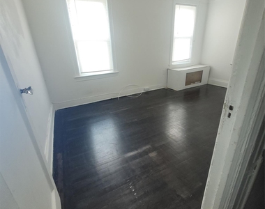 9318 240th Street - Photo Thumbnail 5