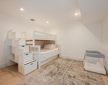 177 Albany Boulevard - Photo Thumbnail 22