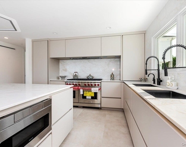 177 Albany Boulevard - Photo Thumbnail 10