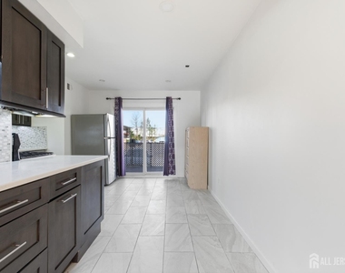 161 Evergreen Road - Photo Thumbnail 9