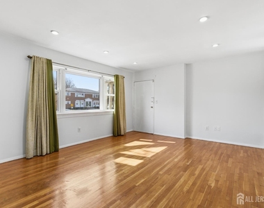 161 Evergreen Road - Photo Thumbnail 4