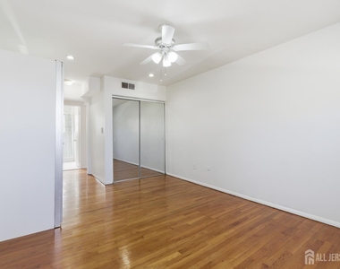 161 Evergreen Road - Photo Thumbnail 11